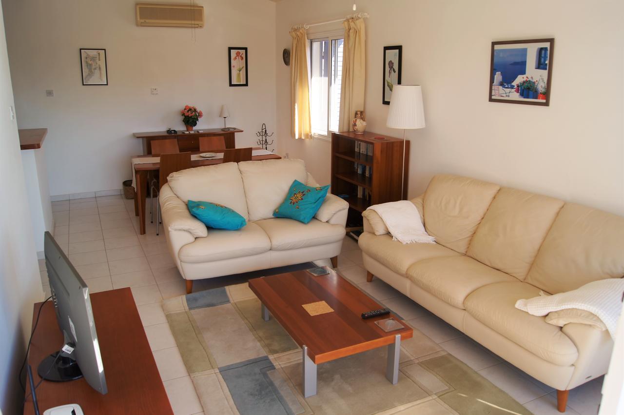 Paradise Gardens Prestige And Lovely Apartment Paphos Exterior photo